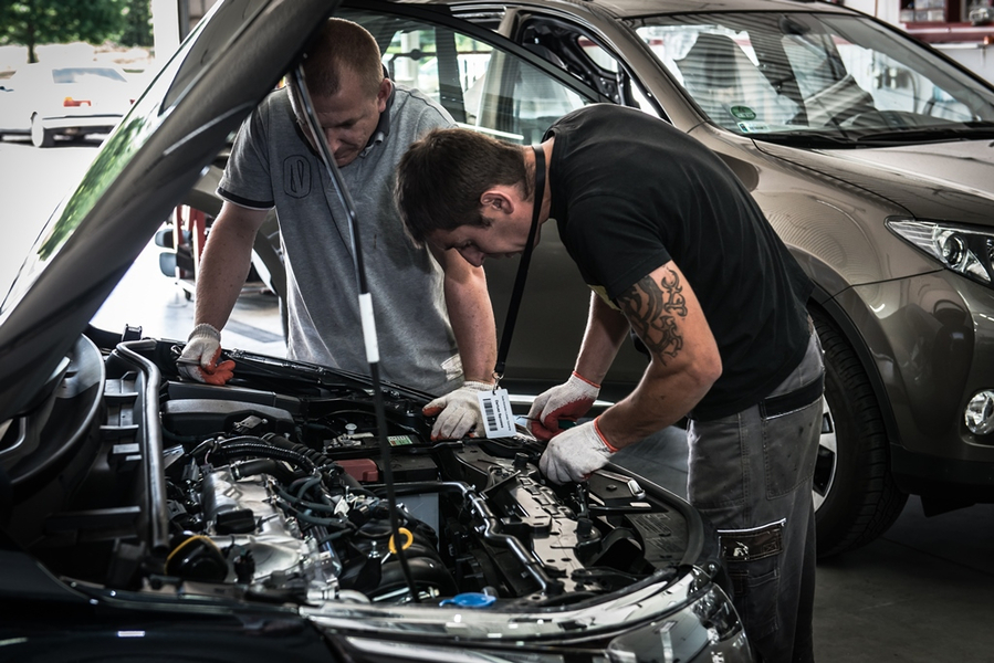 Zdjęcie na okładce dla Bosch Car Service Auto-Komplex Łukasz Szarama - mechanik, serwis samochodowy, naprawy powypadkowe, Otyń